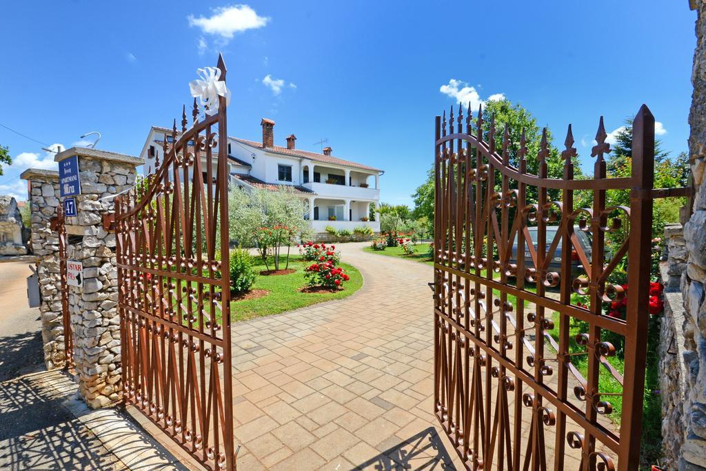 Apartments Mira Veleniki 외부 사진
